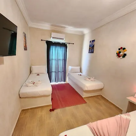 Les Jardins D Amizmiz 6 Piscines Bed & Breakfast Wawizelte Exterior photo