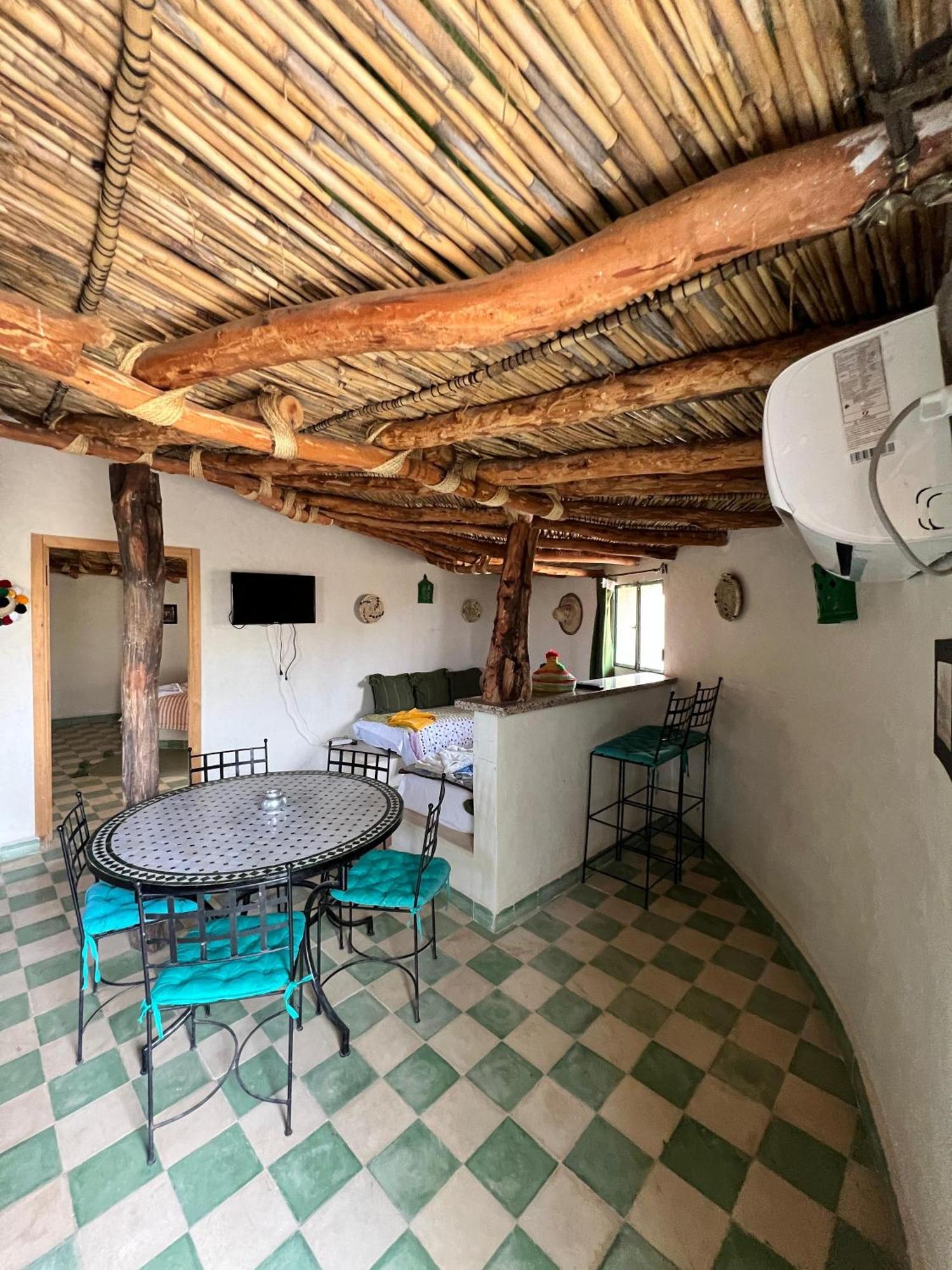 Bed & Breakfast Les Jardins D Amizmiz 6 Piscines