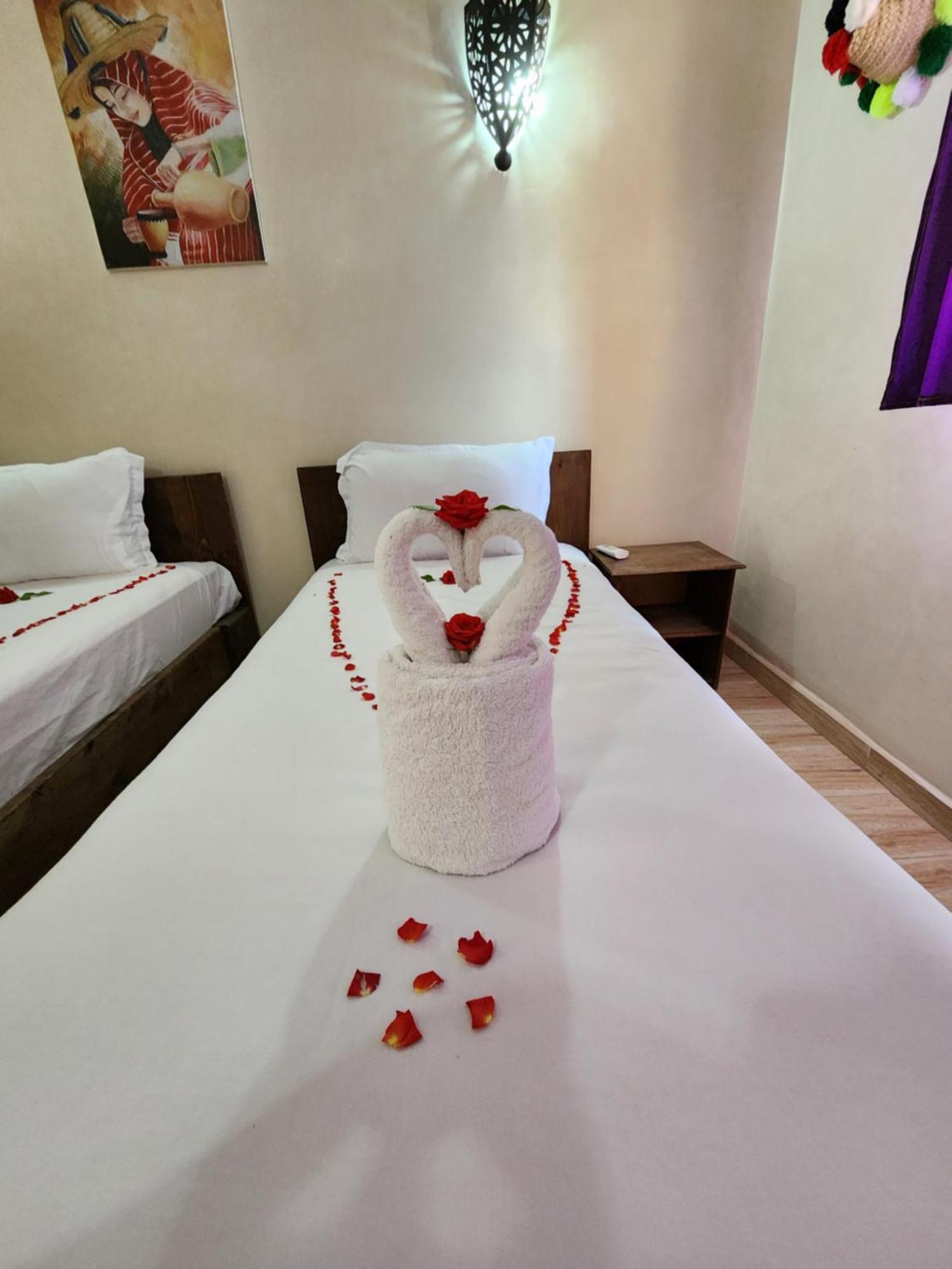 Bed & Breakfast Les Jardins D Amizmiz 6 Piscines
